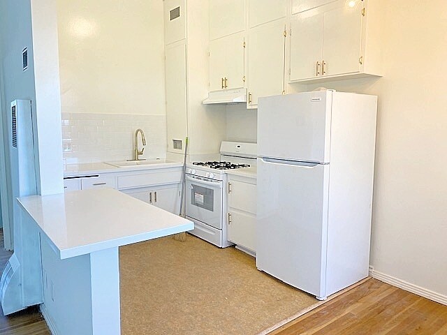 Building Photo - 354 Shults St