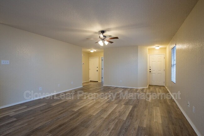 Building Photo - 8907 Laguna Falls