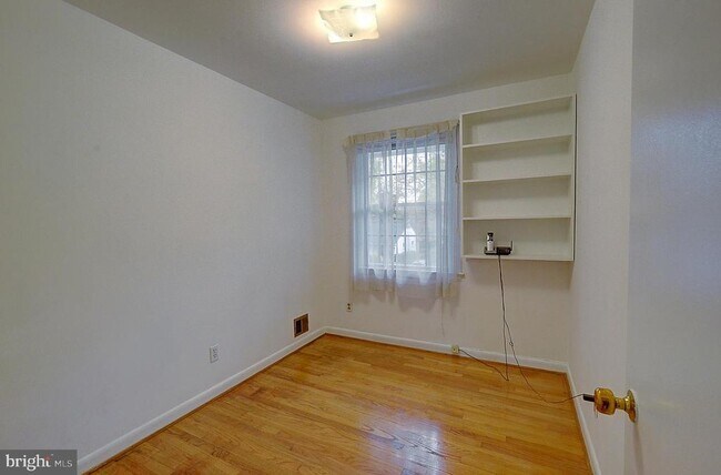 Building Photo - 3605 Dundee Driveway