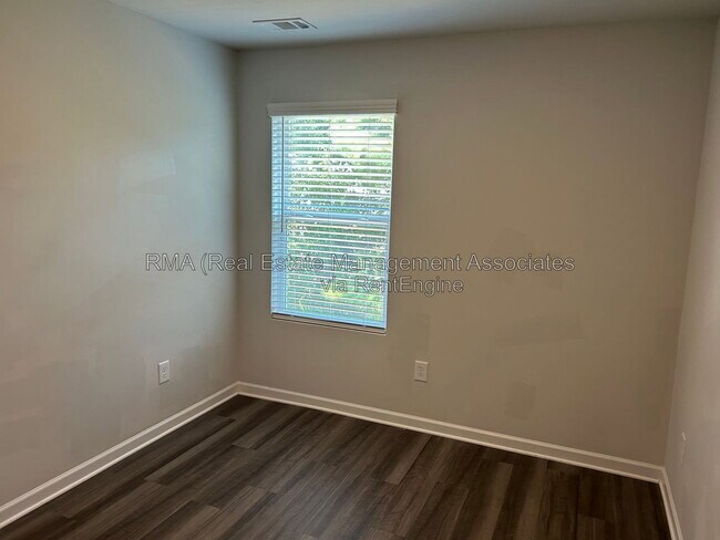 Building Photo - 1804 Carrington Dr