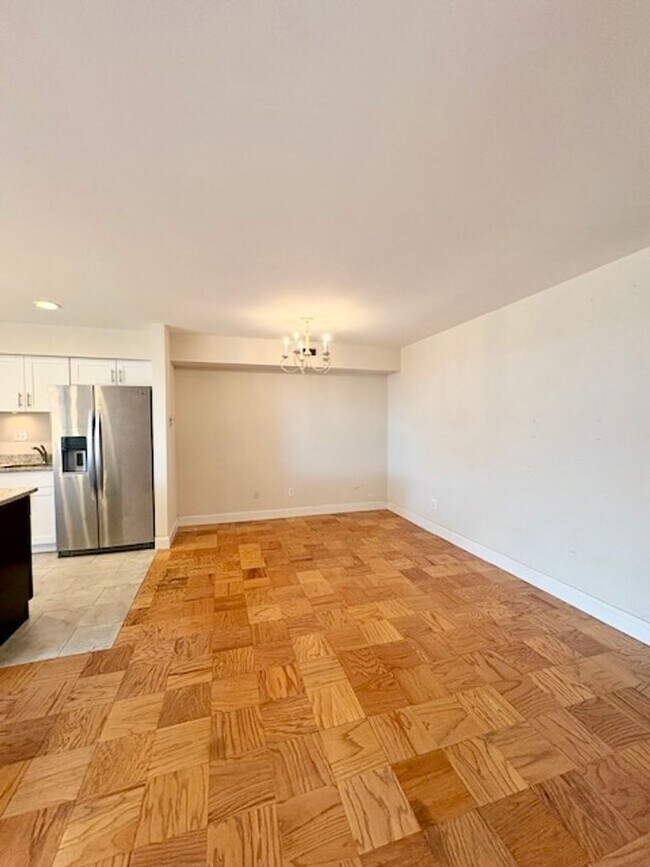 Building Photo - Remodeled 2 BR 1BA in Bethesda. Private front patio. Most utilities included.
