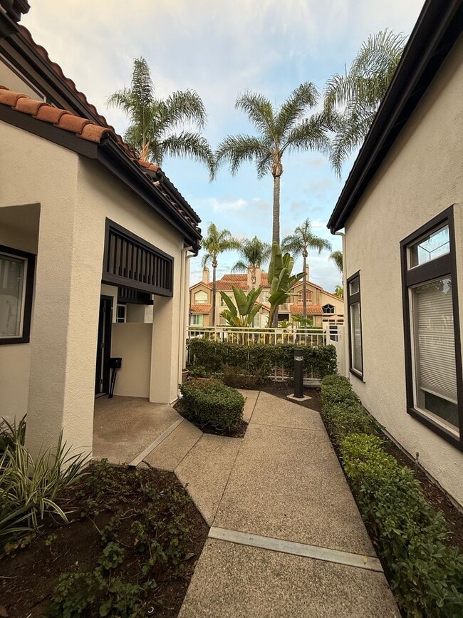 Building Photo - Adorable 2/2 bath condo in Laguna Niguel!