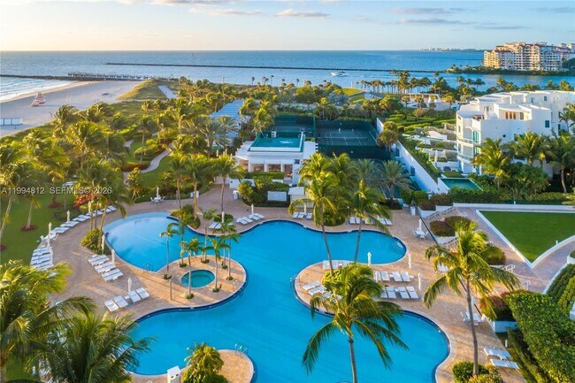 Building Photo - 100 South Pointe Dr