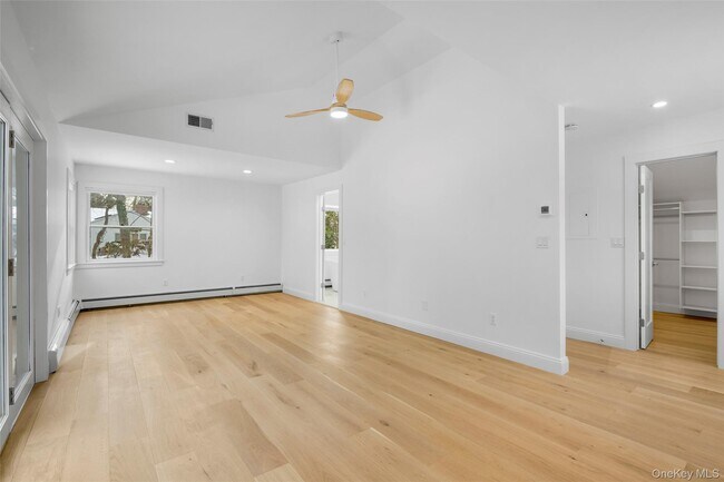 Building Photo - 88 Strathmore Rd