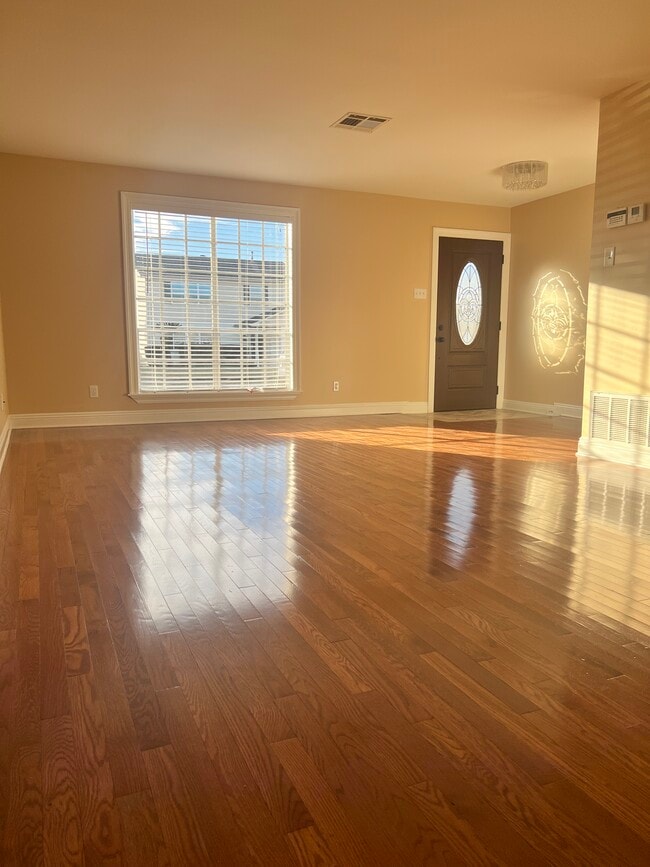 Building Photo - 225 Brett Dr