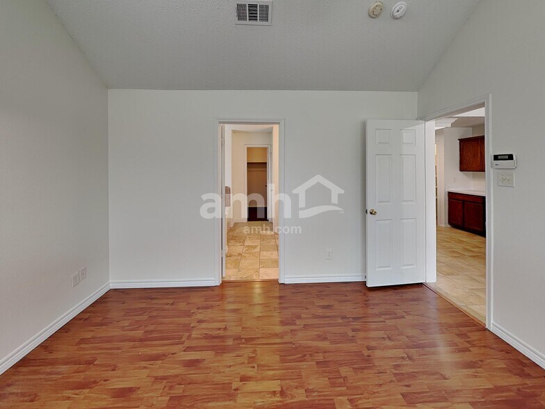 Building Photo - 200 Rock Prairie Ln