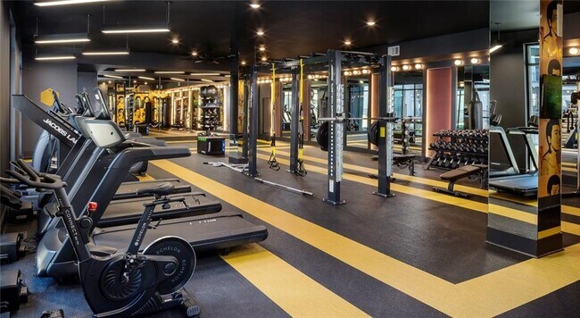 Building Photo - 105 Rogers St NE