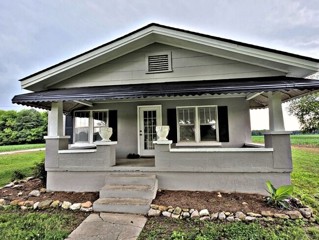 Primary Photo - HOUSE FOR RENT - COURTLAND