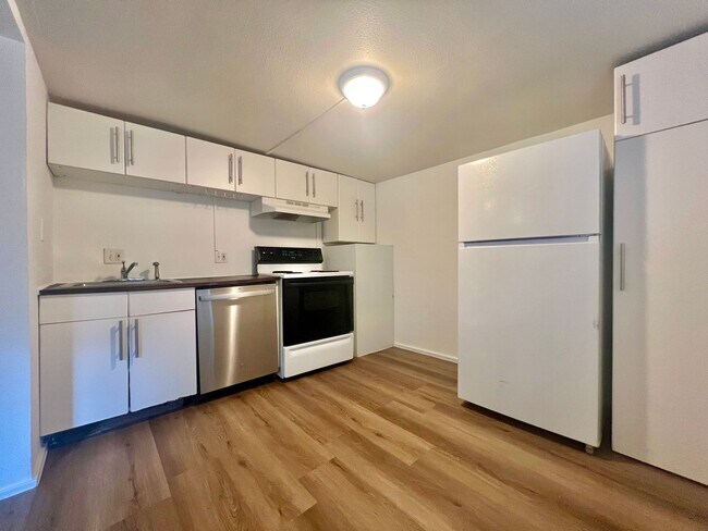 Building Photo - 1036 E 43rd St