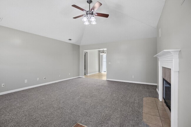 Building Photo - 115 Nandina Wy