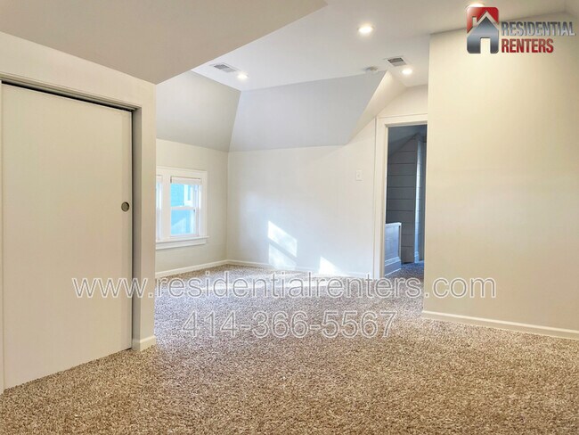 Building Photo - 2369 N 61st St
