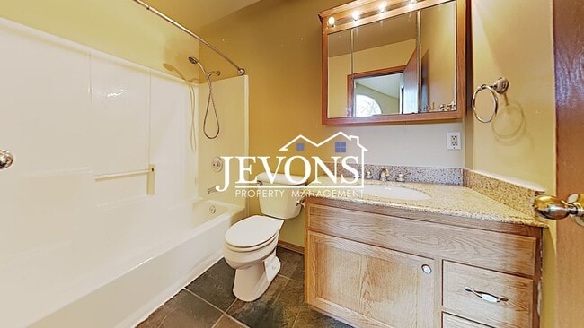 Building Photo - Charming home just steps from transit, par...