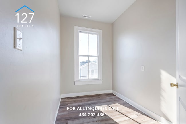 Building Photo - Modern Comfort Meets Prime Convenience - 3BR/2BA in Lynchburg!