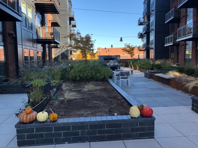 Building Photo - When Style and Location Matter!