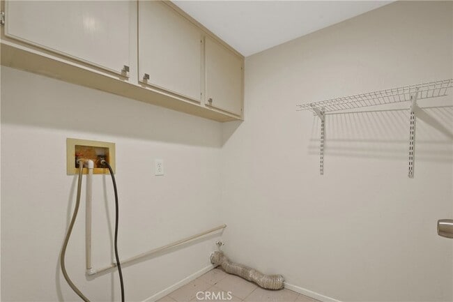 Building Photo - 6598 Bradford Ct