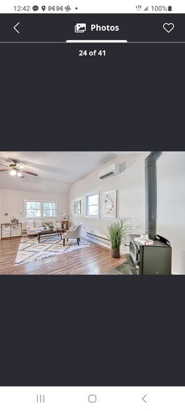 Building Photo - 6 Burgundy Ln