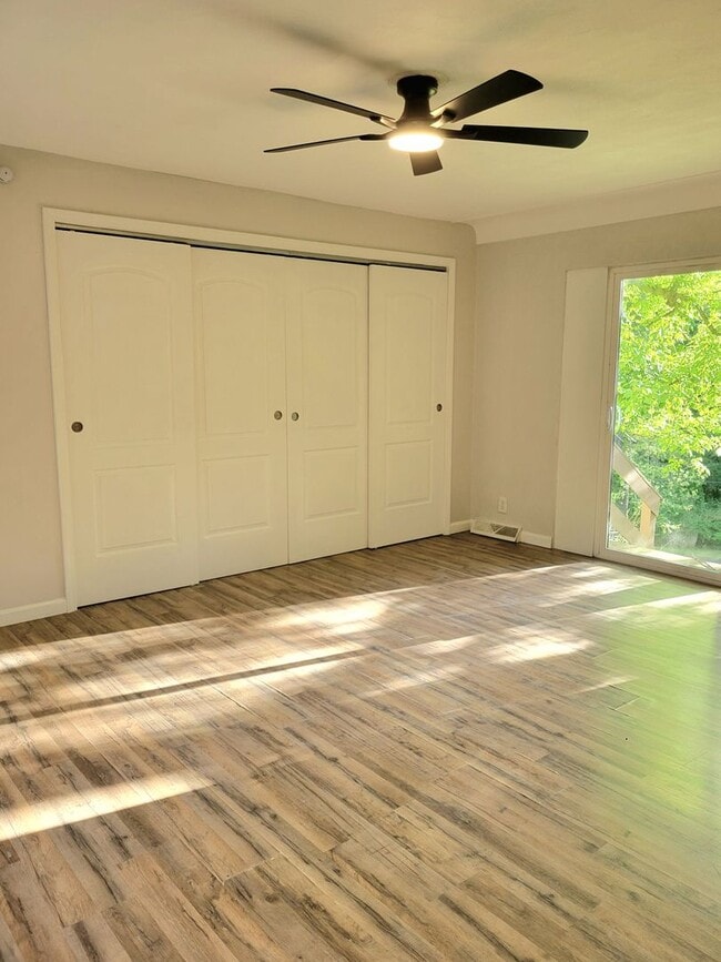 Building Photo - For Rent...300 Bethel, Collinsville