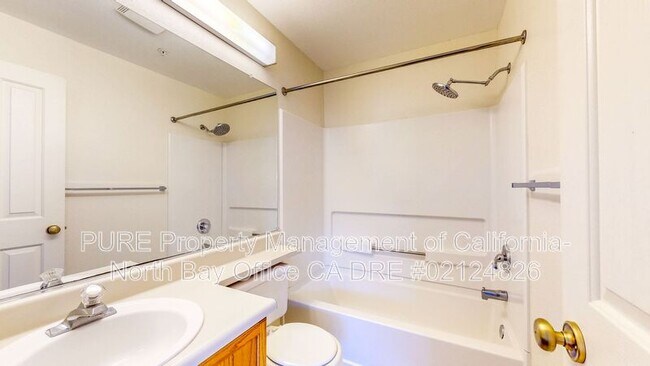 Building Photo - 7 Flemings Ct