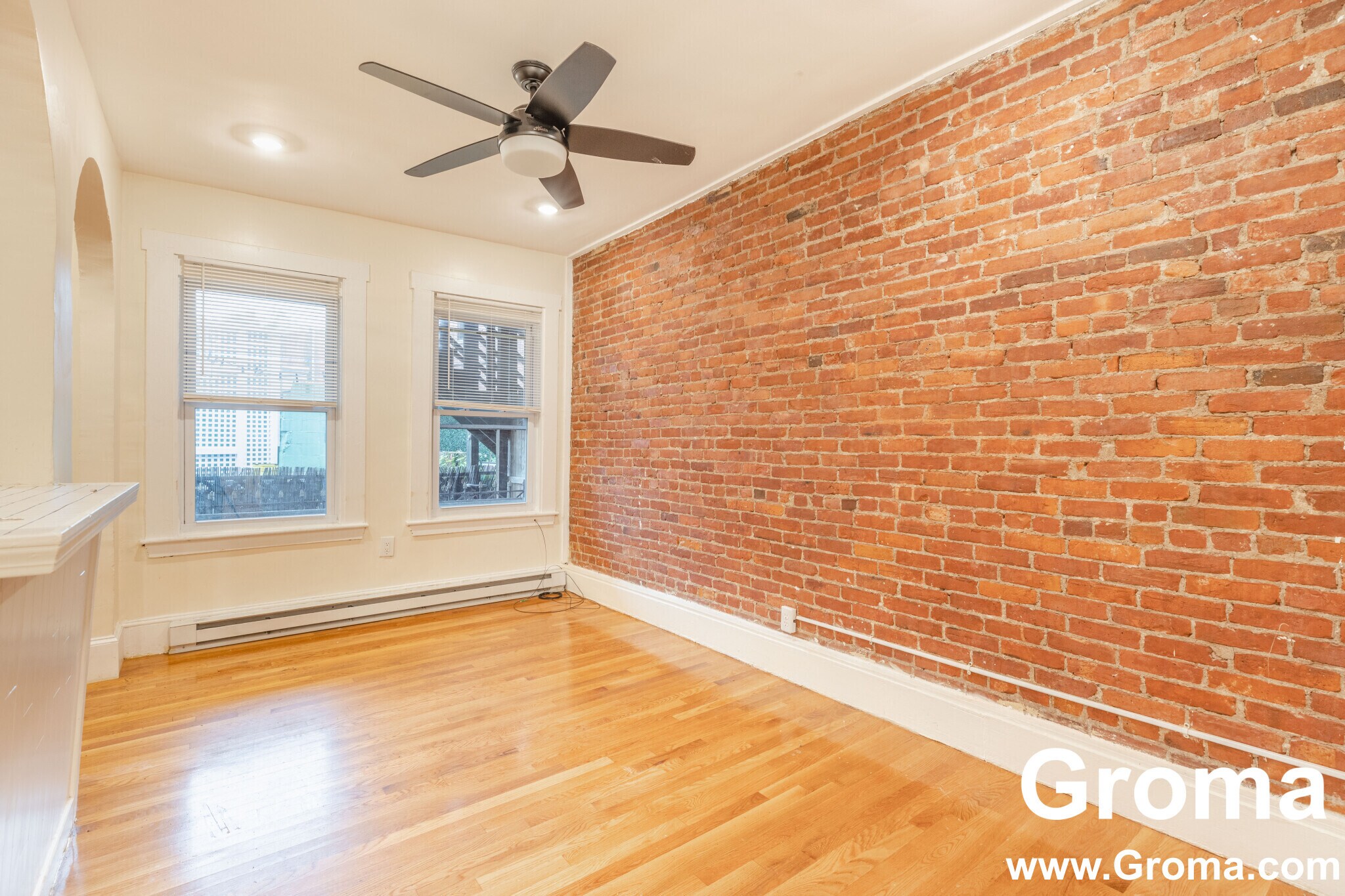 Building Photo - 4 Mark St