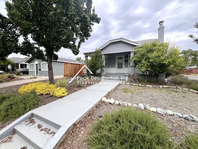 Building Photo - Charming Tahoe Park 2bd/1ba House