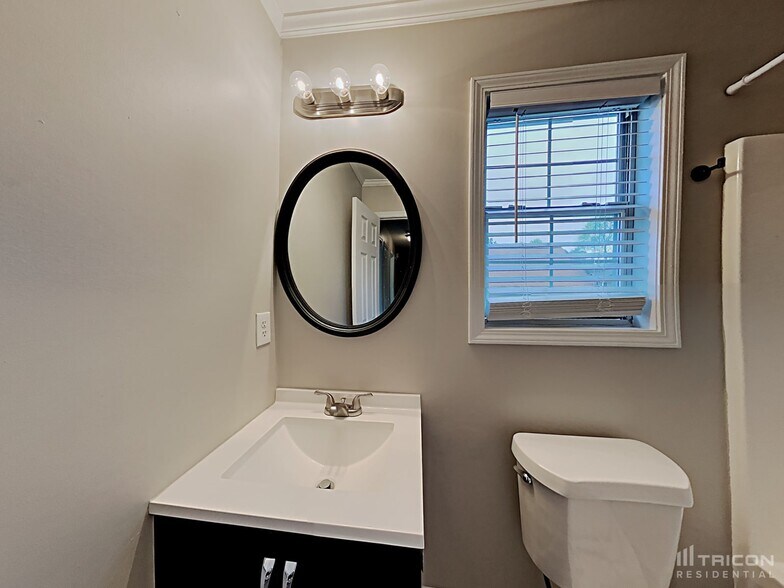 Building Photo - 114 Ivy Brook Dr