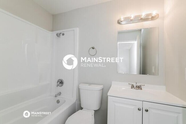 Building Photo - 3 Bedroom Pet-Friendly Home in OCOEE, FL with Main Street Renewal