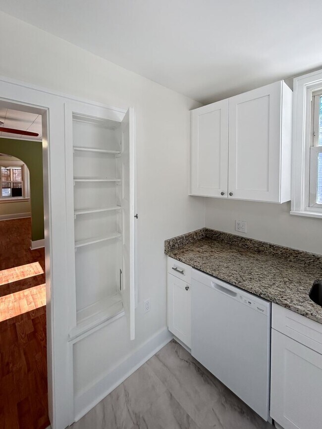 Building Photo - Welcome to this charming 2-bedroom, 1-bathroom home located in the heart of Crescent Township, PA