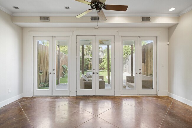 Building Photo - 513 W 22nd St