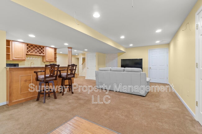 Building Photo - 2 Heather Ln