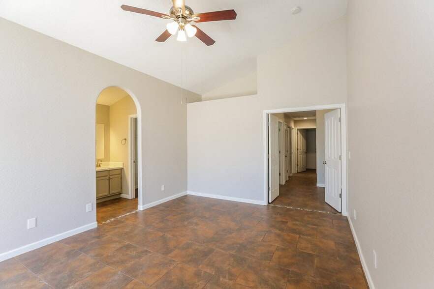 Building Photo - 16018 S 44th St