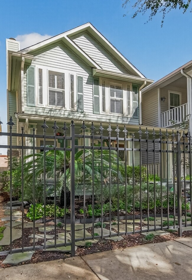 Building Photo - 431 Westmoreland St