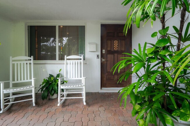 Building Photo - 4017 Monroe St