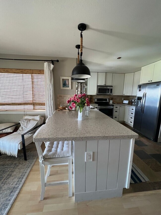 Primary Photo - Breathtaking Oceanview Retreat: Exquisite ...