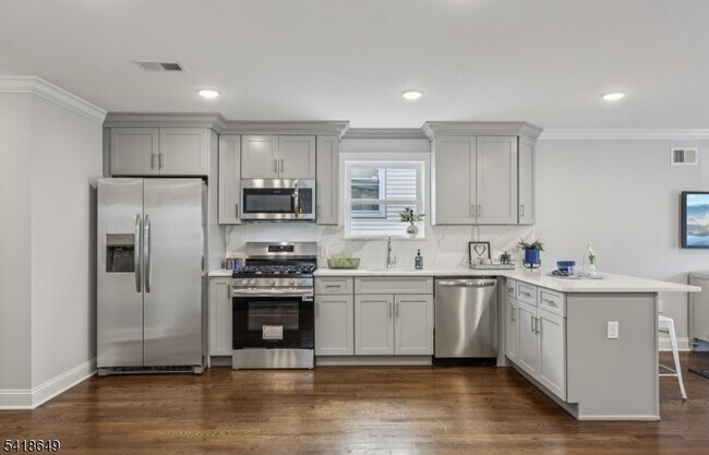 Building Photo - 139 N 15th St