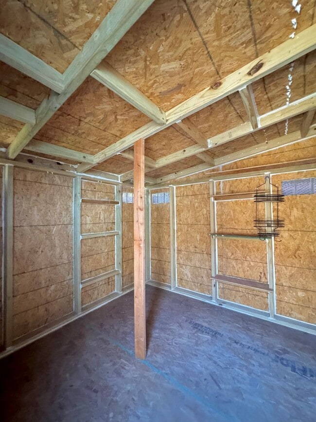 Building Photo - Modern 2 Bedroom 1 Full Bath Duplex with Storage Shed!