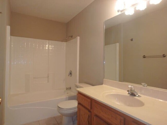 Building Photo - 2303 Silver Leaf Ct