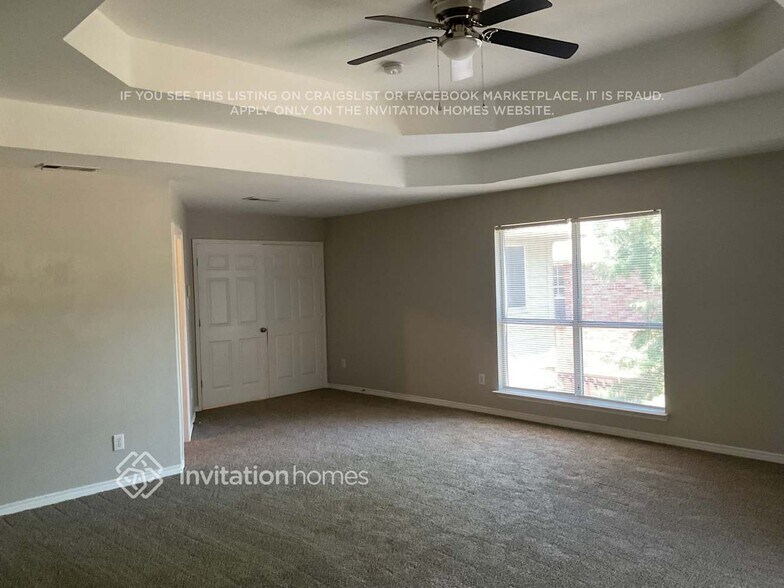 Building Photo - 2404 Manchester Dr