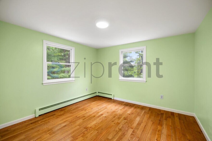 Building Photo - Unit