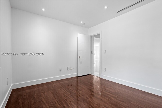 Building Photo - 15932 SW 101st Terrace