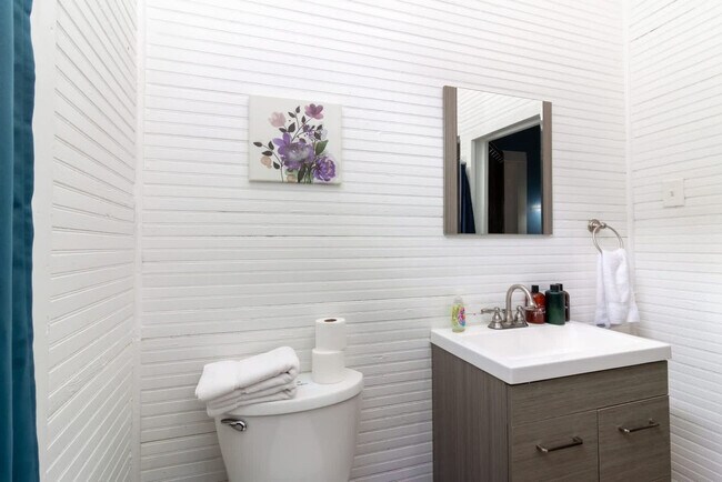 Building Photo - 737 3rd Ave