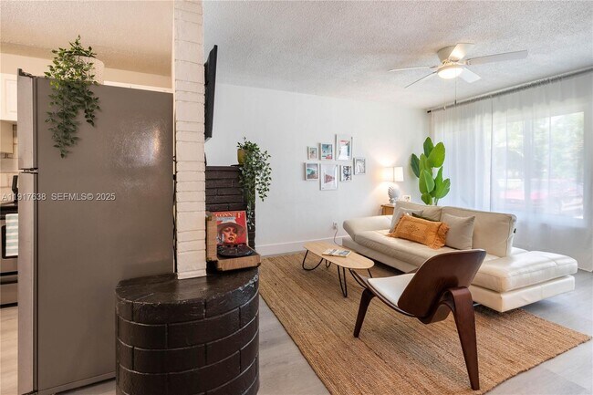 Building Photo - 22 SE 13th Terrace