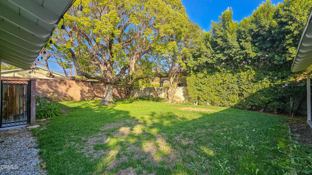 Building Photo - 303 E Las Flores Ave