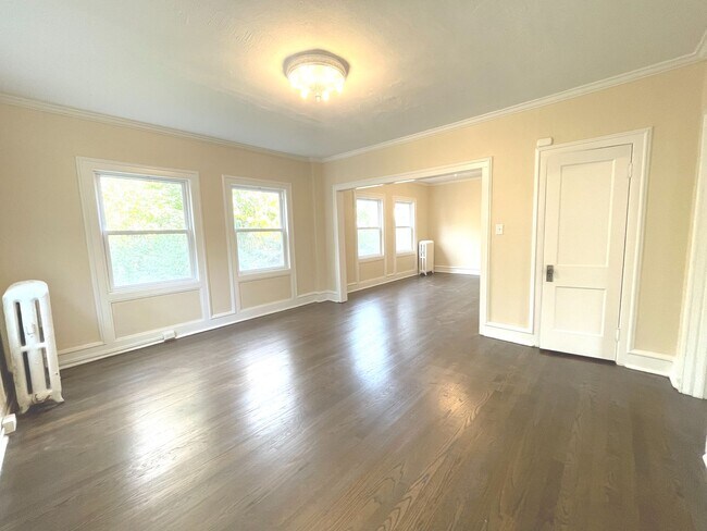 Building Photo - 3807 N Prospect Ave