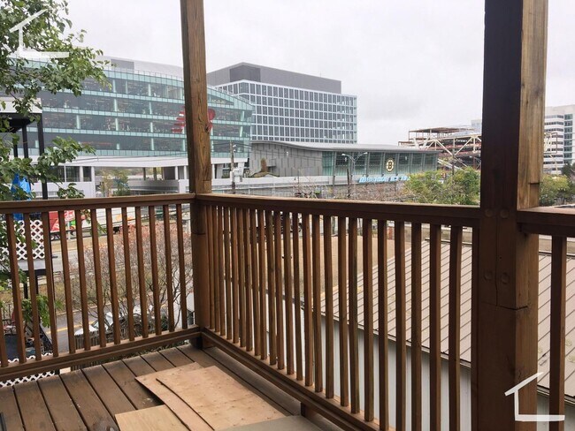 Building Photo - NIce 3 bed in allston