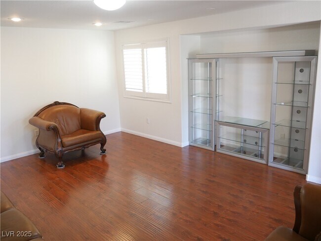 Building Photo - 6051 W Dewey Dr