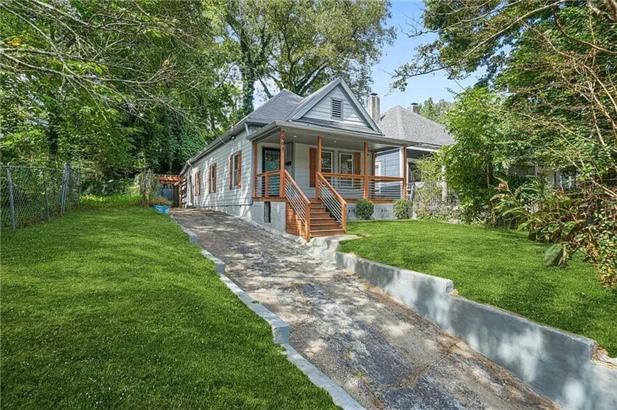 Building Photo - 805 Coleman St SW