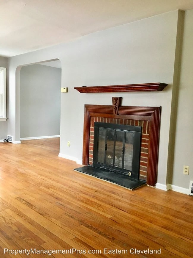 Building Photo - 4 br, 1.5 bath House - 5295 Edenhurst Rd.