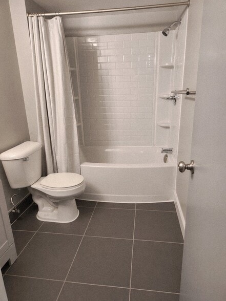 Building Photo - 4779 Columbia Rd