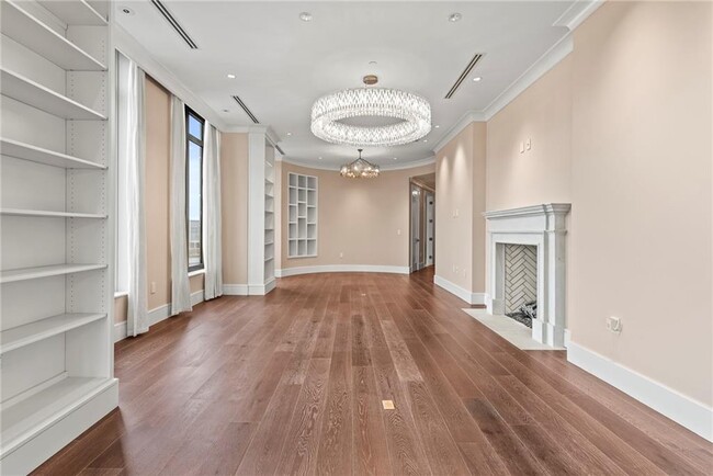 Building Photo - 3376 Peachtree Rd NE