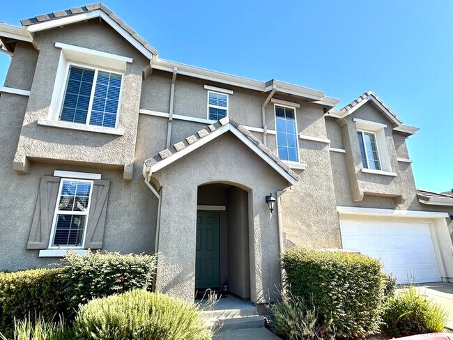 Building Photo - Beautiful 3 Bedroom Located in Roseville Strada Community!